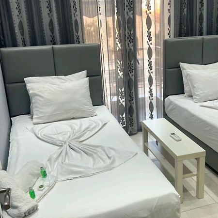 Moza House Apartment Kavála ภายนอก รูปภาพ
